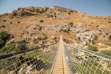 Trekking van Matera’s Sassi naar de Murgia met Tibetaanse brug